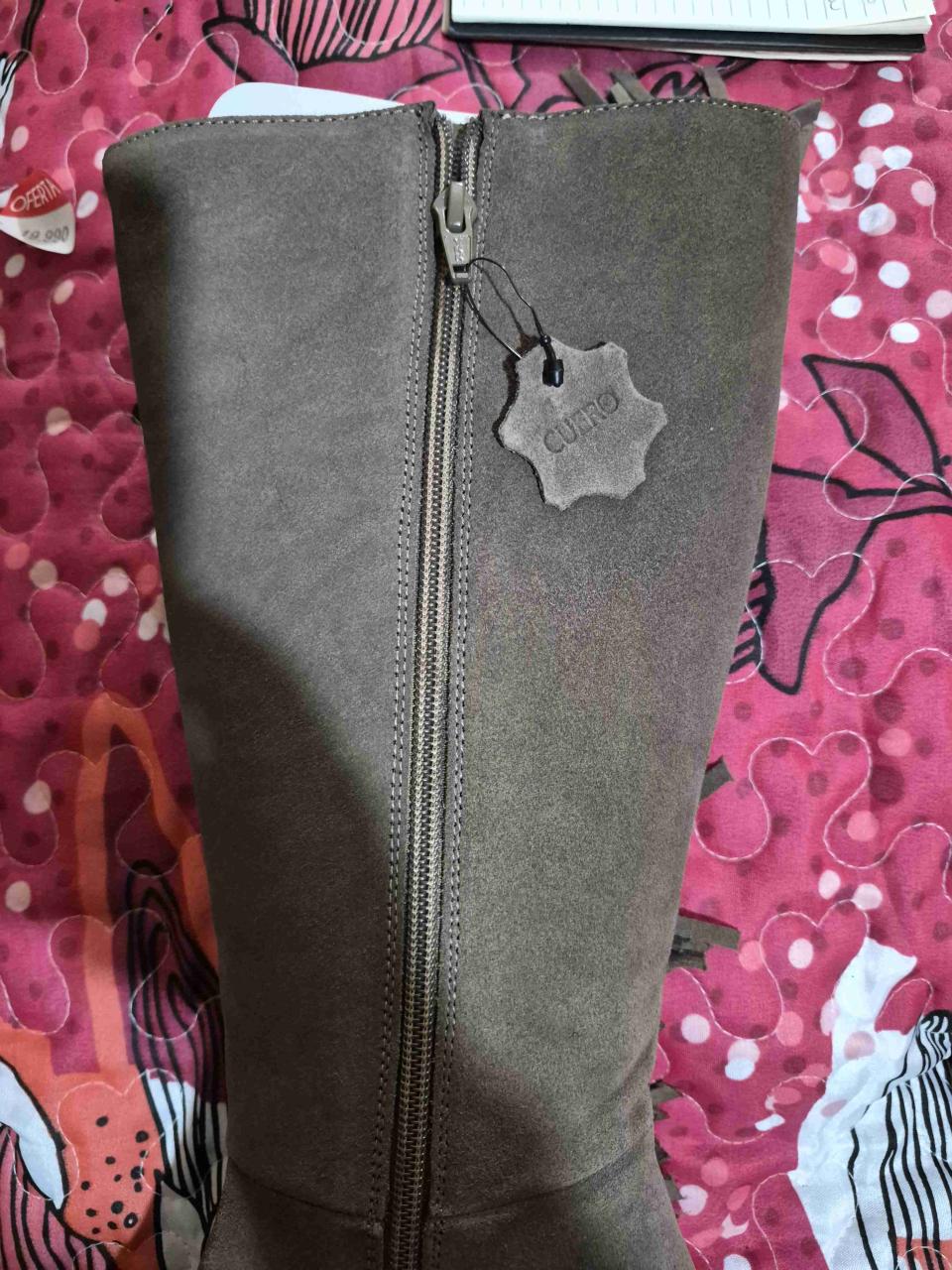 Botas de gamuza beige con flecos marca Apology - miniatura 4
