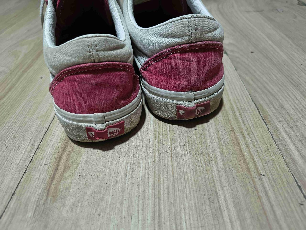 Zapatillas Vans deportivas rosadas y blancas - miniatura 2