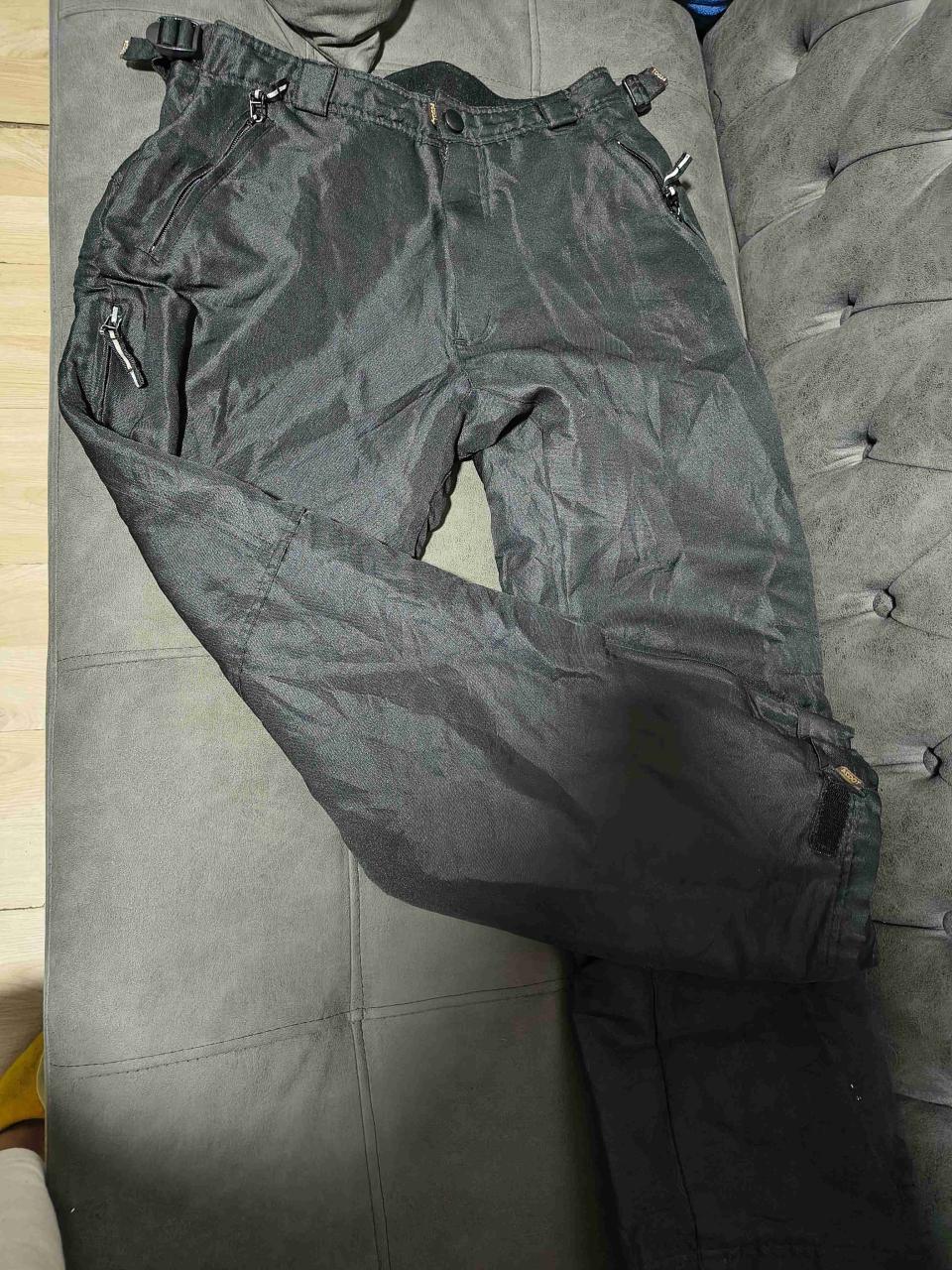 Pantalón negro termico con bolsillos - miniatura 2