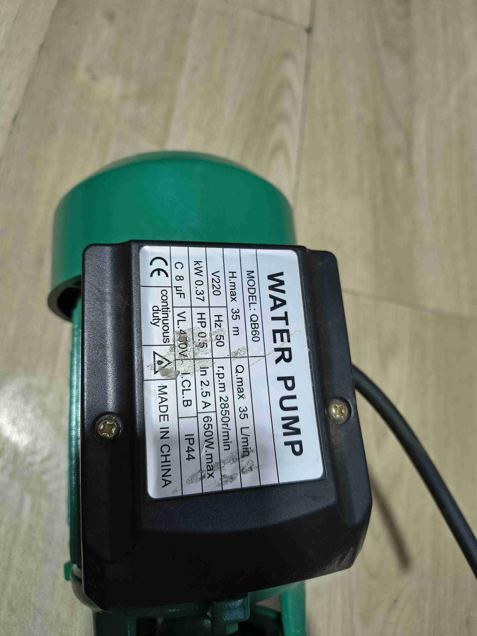 Bomba de agua periférica verde modelo QB60 - miniatura 2