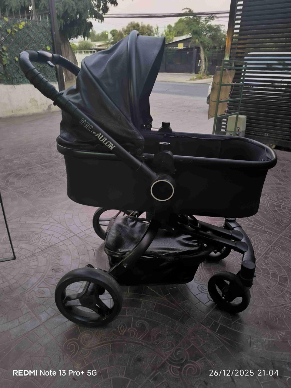 Coche de bebé negro plegable - miniatura 3