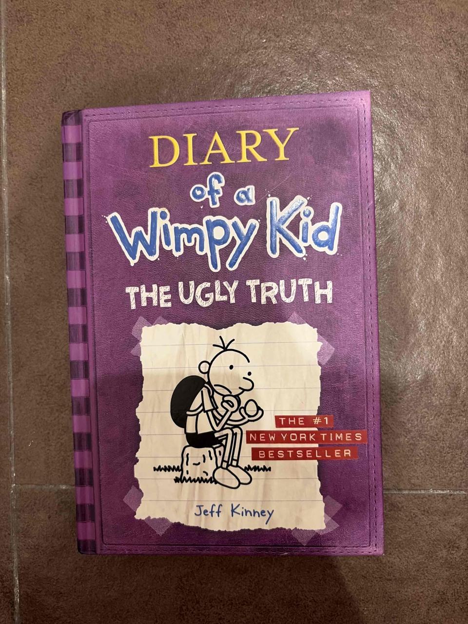 Libro 'Diary of a Wimpy Kid' the ugly truth - miniatura 1
