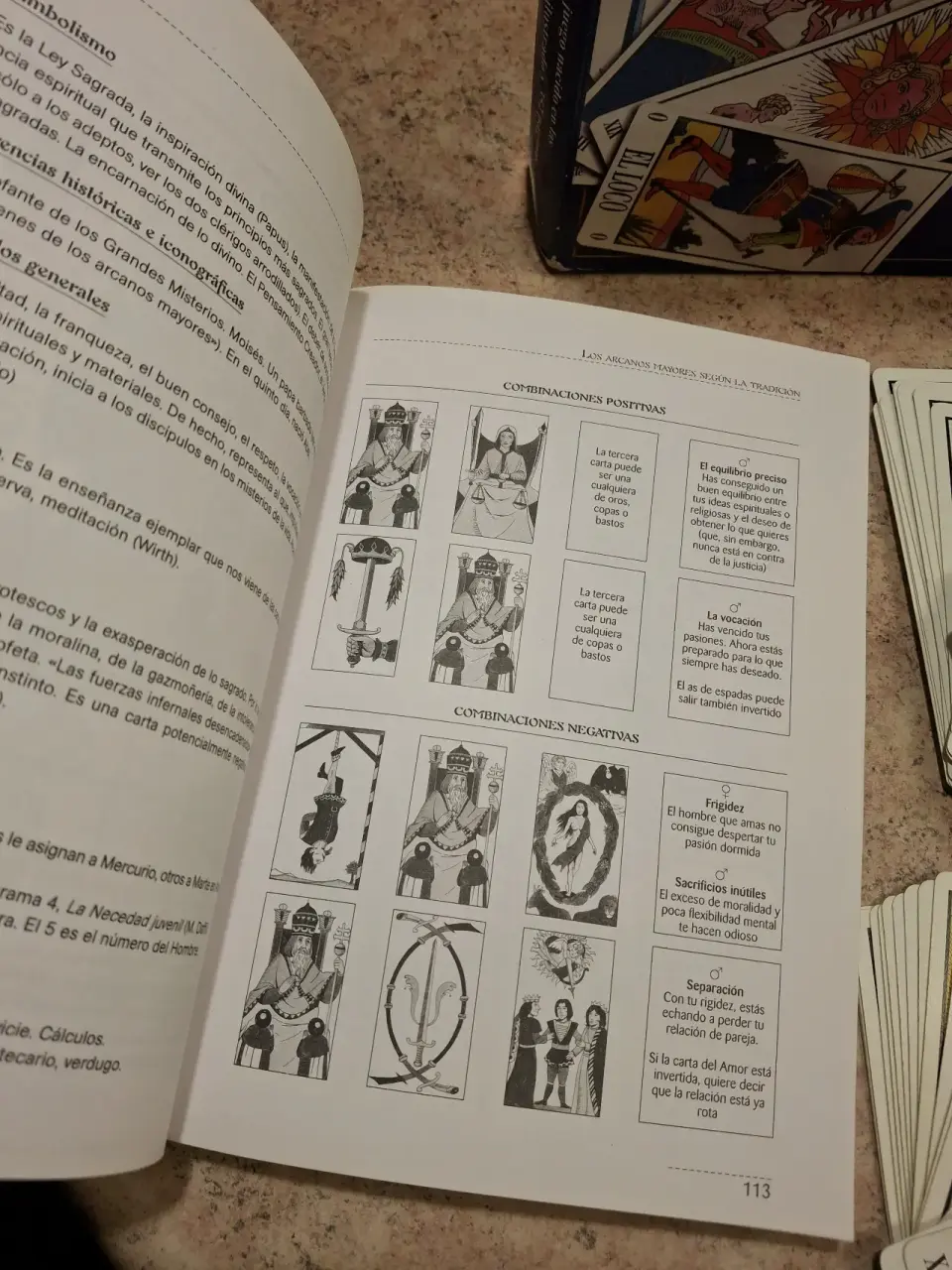 Tarot con libro y cartas - miniatura 2