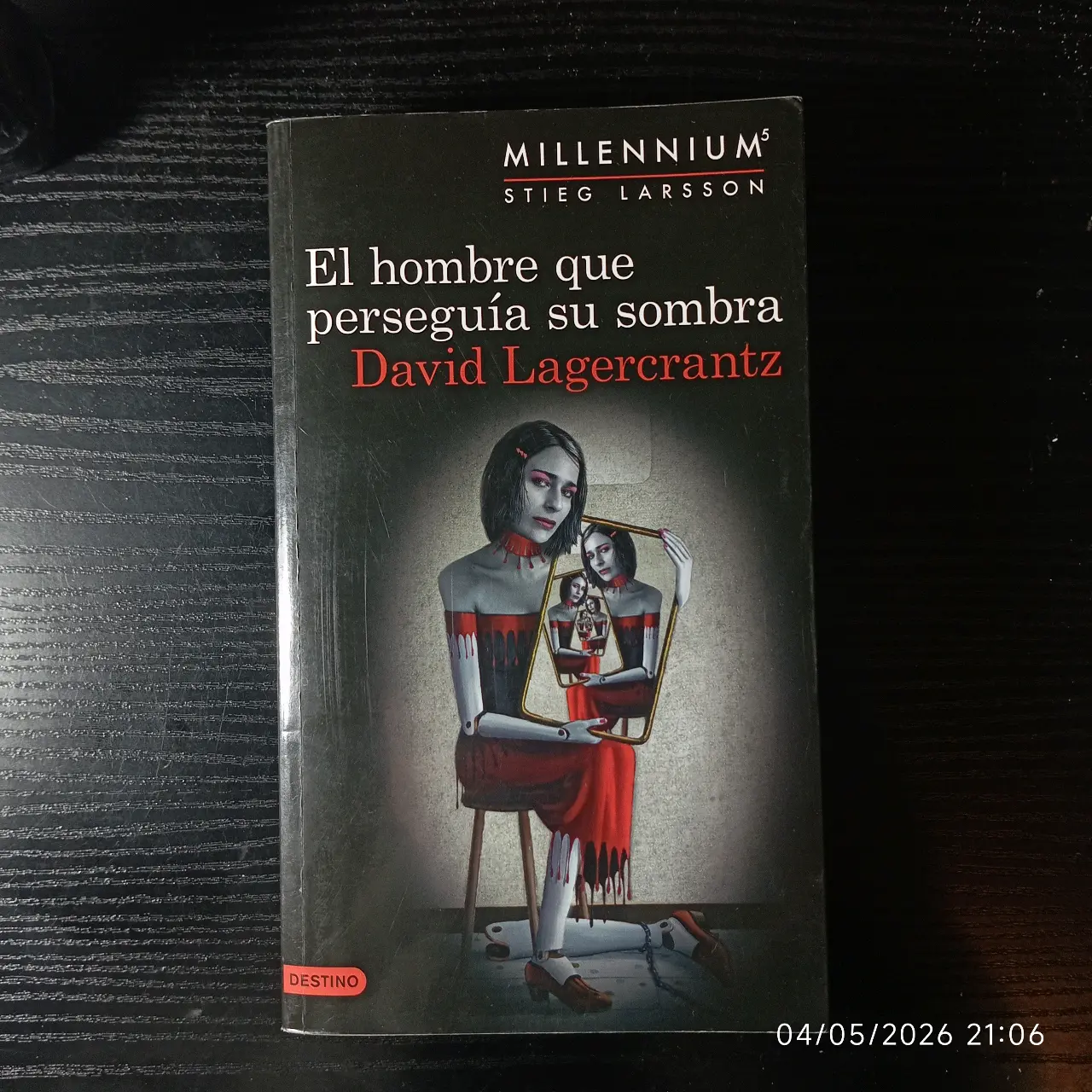 Libro 'El hombre que perseguía su sombra' - miniatura 1