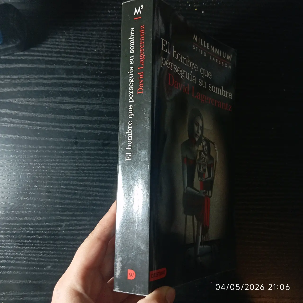Libro 'El hombre que perseguía su sombra' - miniatura 2