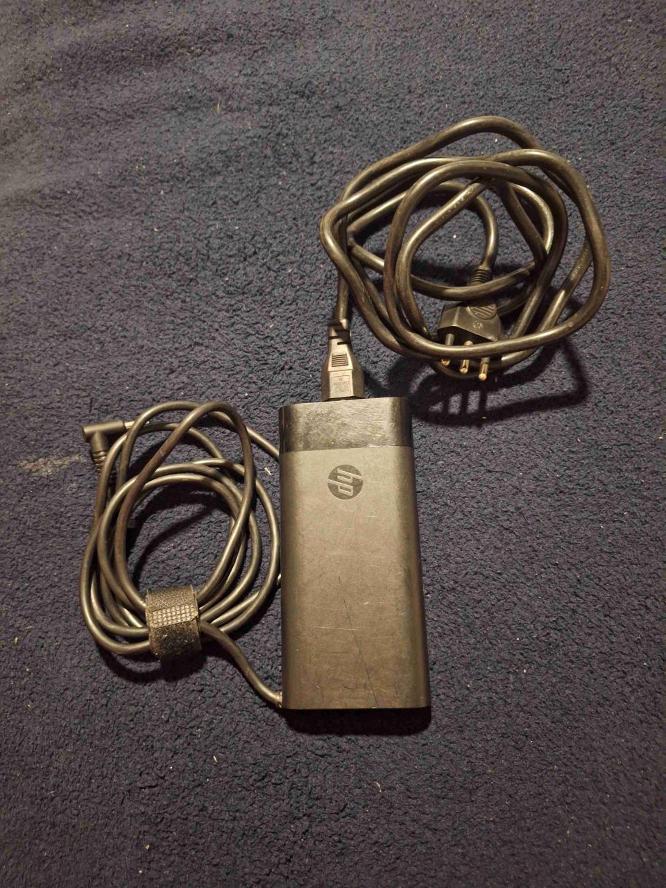 CARGADOR PARA NOTEBOOK HP DE 150W - miniatura 2