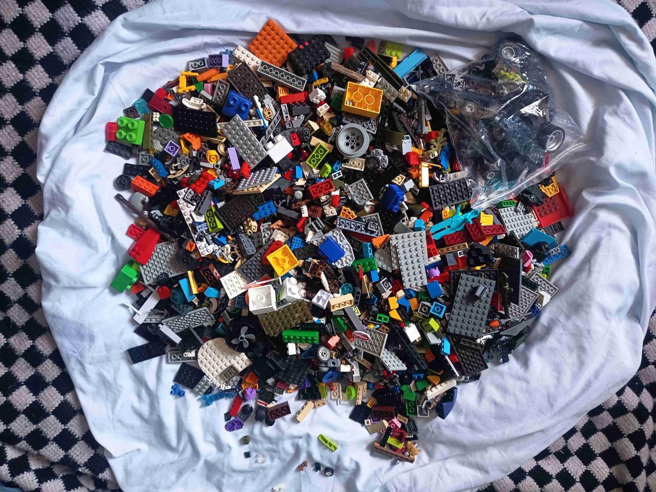 Lote de Legos piezas variadas +1000 piezas - miniatura 4