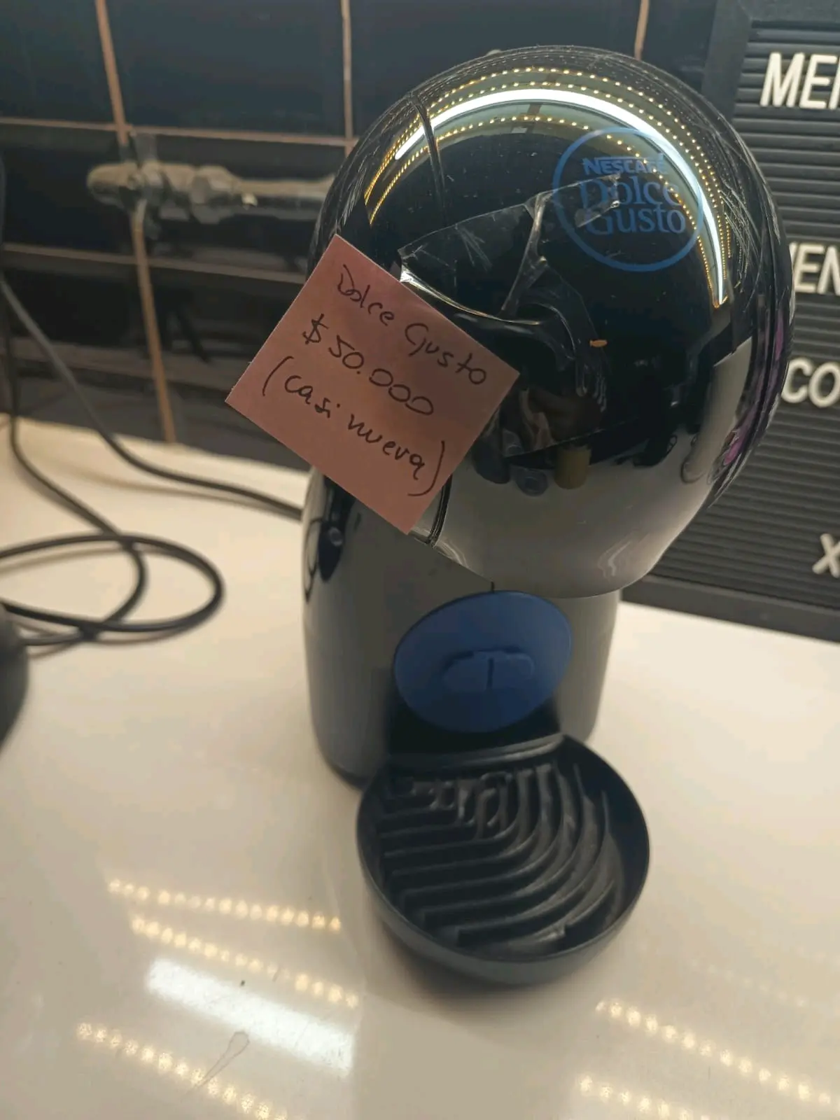 Cafetera Dolce Gusto negra
