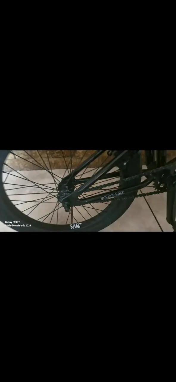Bicicleta BMX negra - miniatura 6