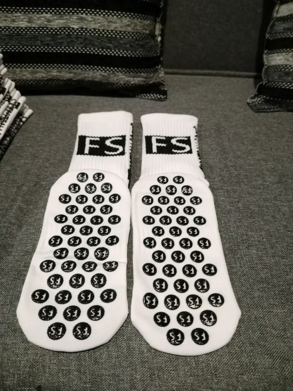 Calcetines blancos deportivos - miniatura 2