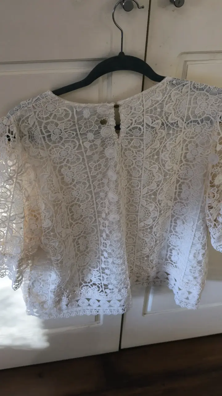 Blusa blanca de encaje - miniatura 3