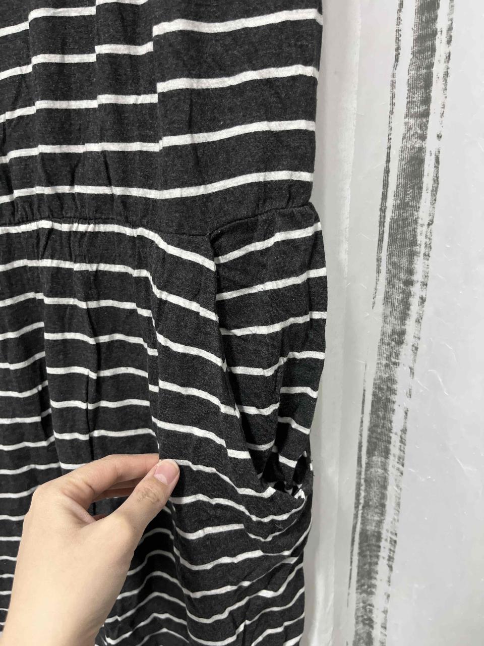 Vestido rayas blanco y plomo oscuro - miniatura 2