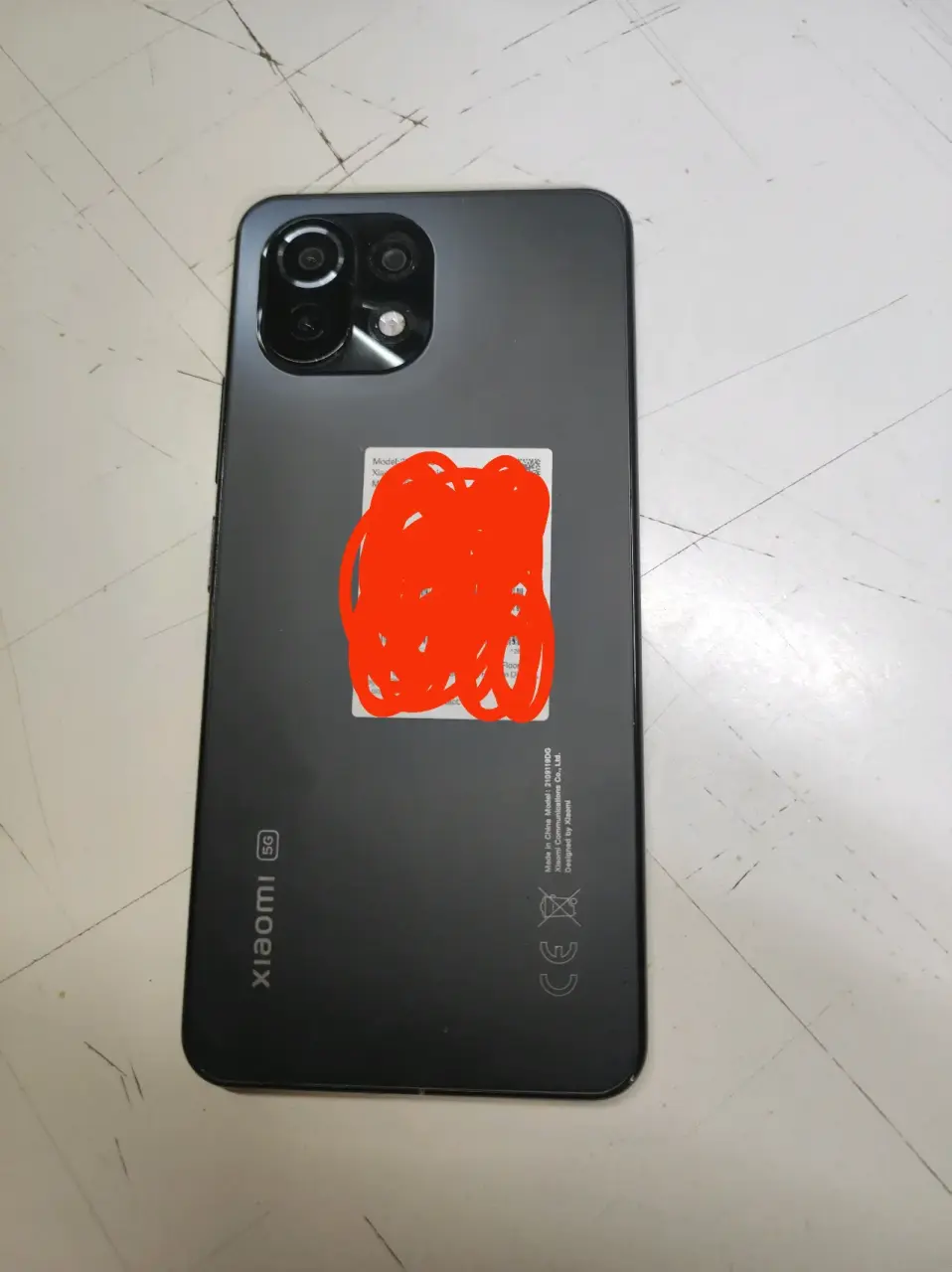 Smartphone negro en buen estado - miniatura 2