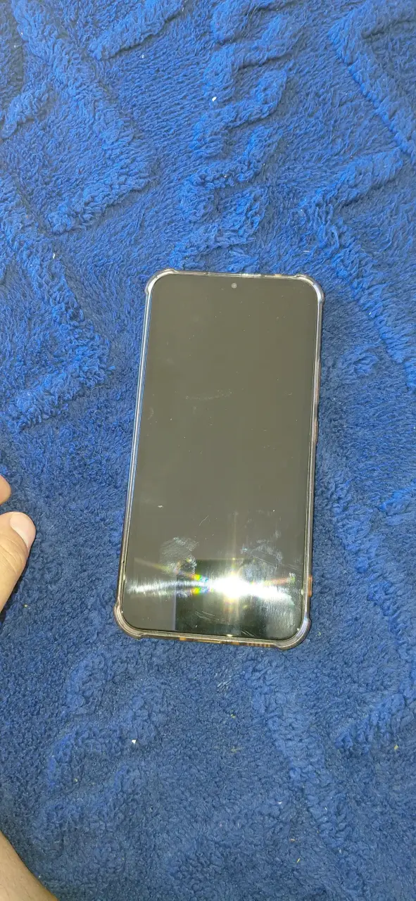 Smartphone con carcasa transparente - miniatura 1