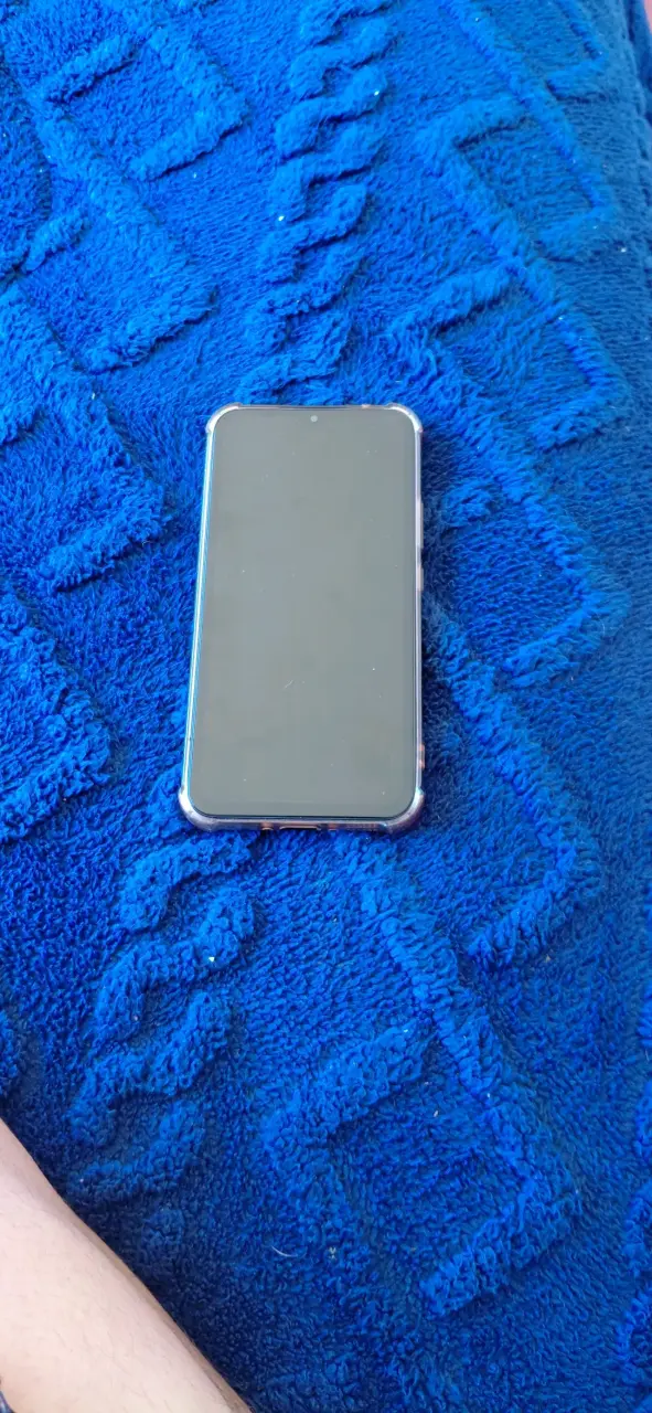 Smartphone con carcasa transparente - miniatura 2