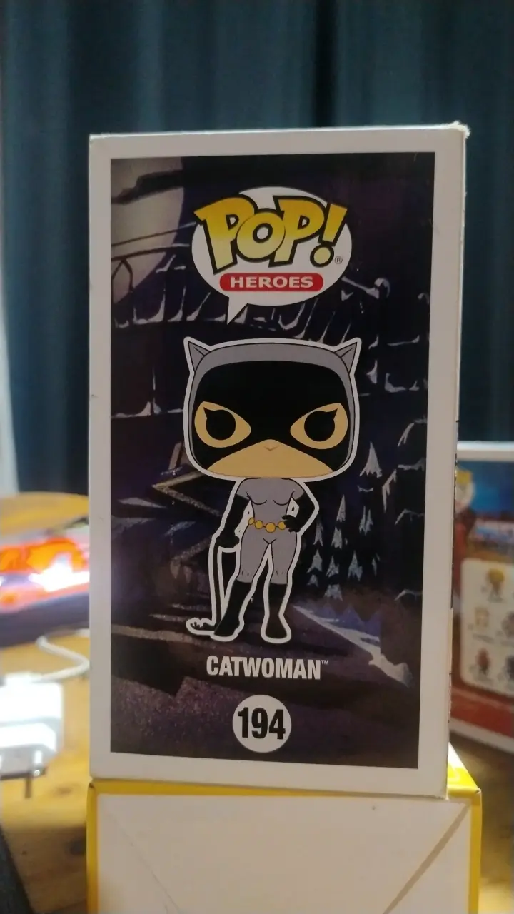 Figura Funko Pop Catwoman - miniatura 3