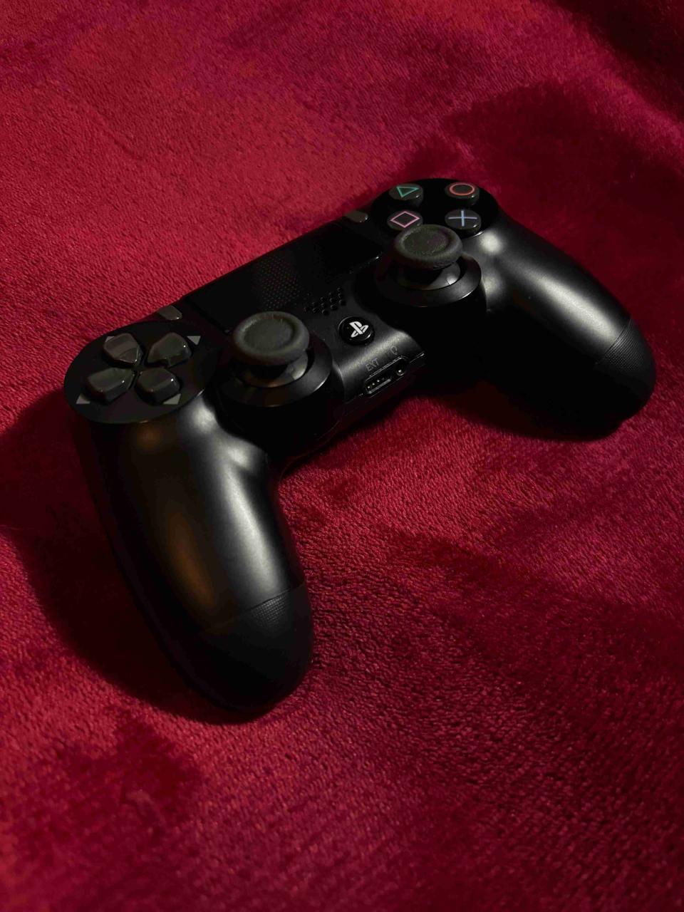 Mando PS4 original, negro
