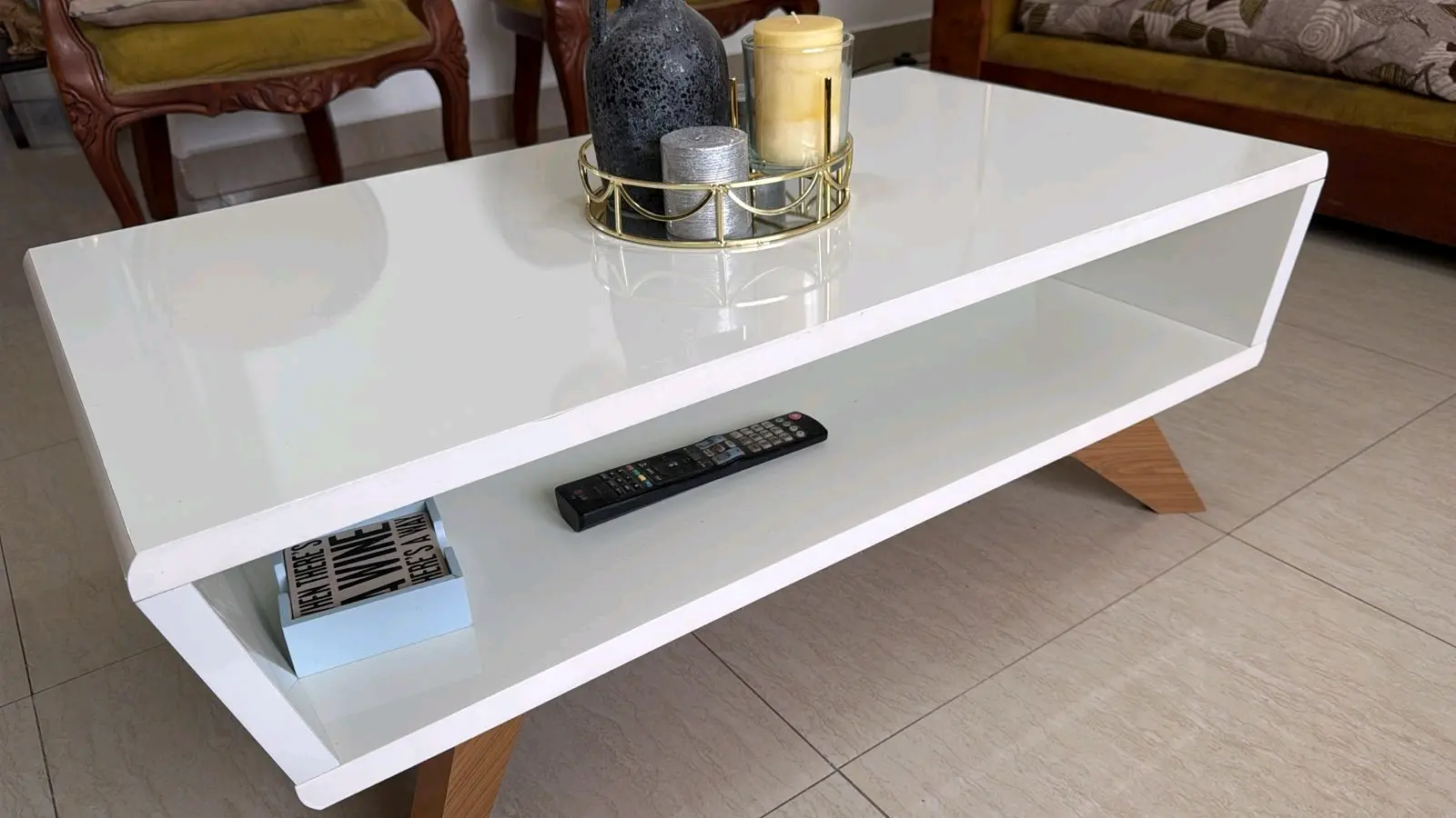 Mesa de centro blanca moderna con esquinero - miniatura 2