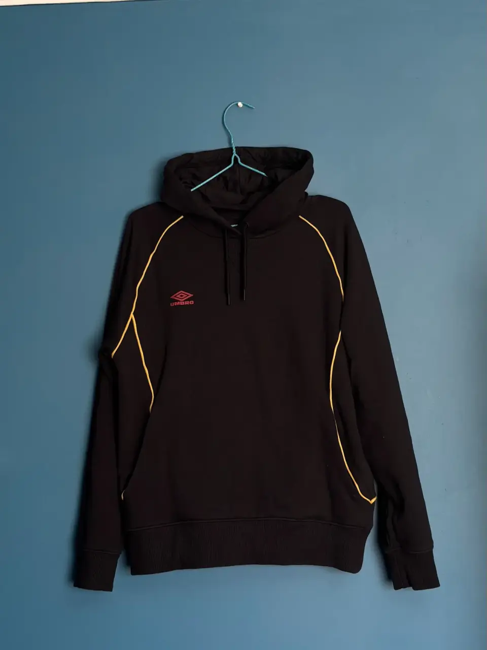 Polerón negro [Umbro] talla S - miniatura 1