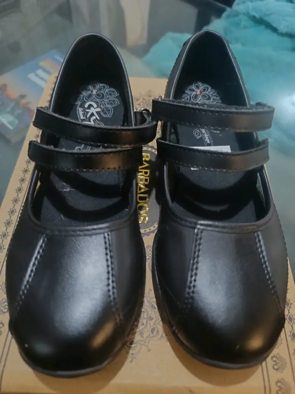 Zapatos escolares negros
