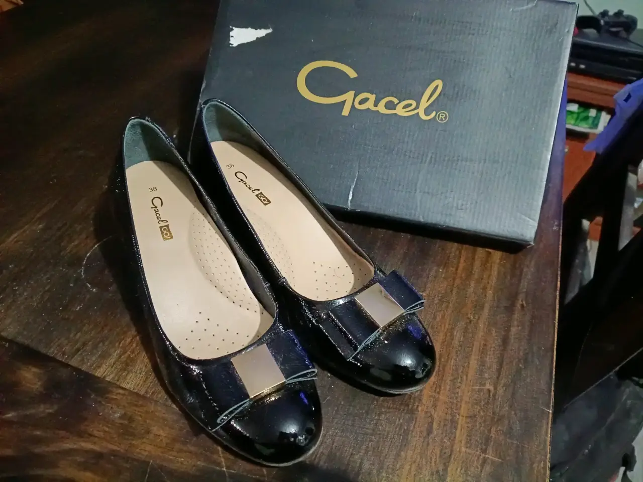 Zapatos negros elegantes - miniatura 2