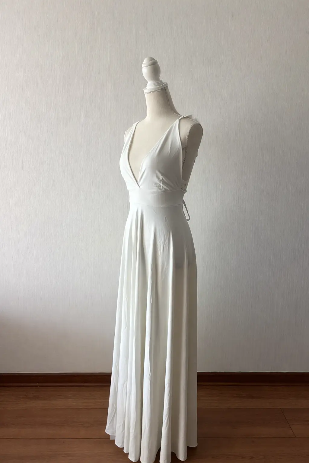 Vestido largo blanco elegante - miniatura 2