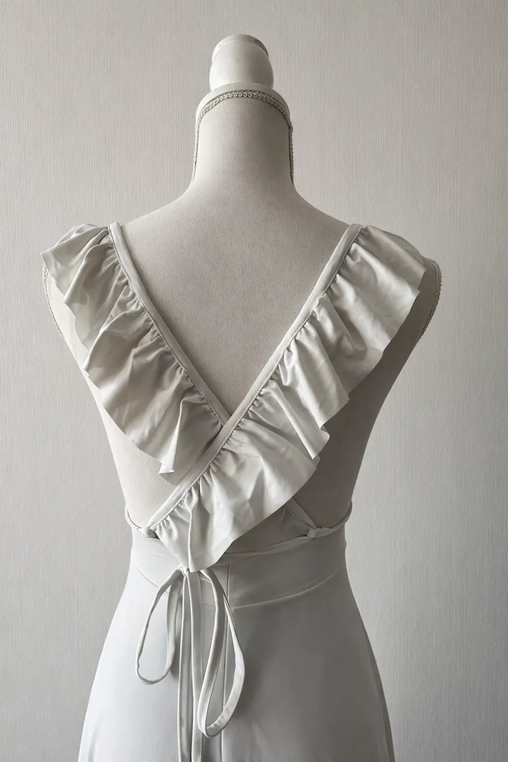Vestido largo blanco elegante - miniatura 4