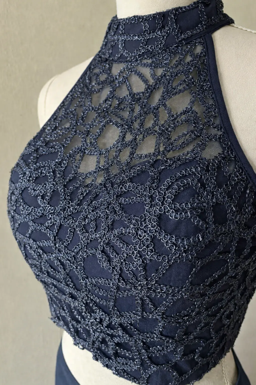 Traje 2 piezas de encaje azul oscuro - miniatura 3