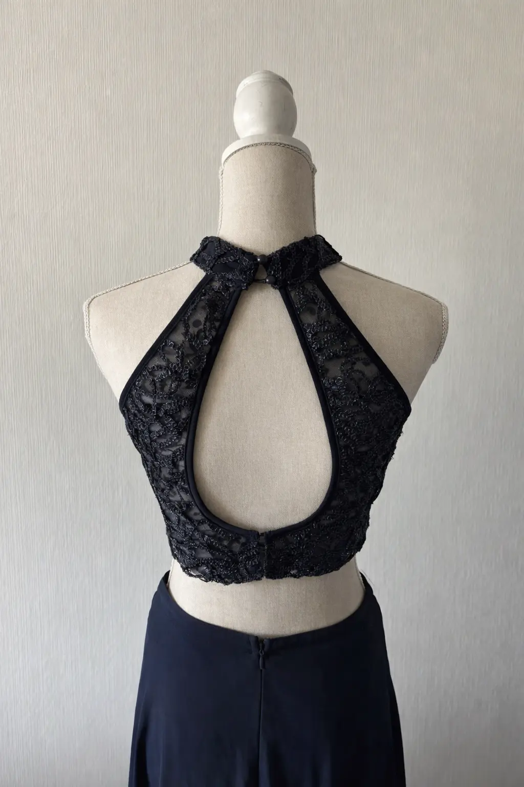 Traje 2 piezas de encaje azul oscuro - miniatura 4