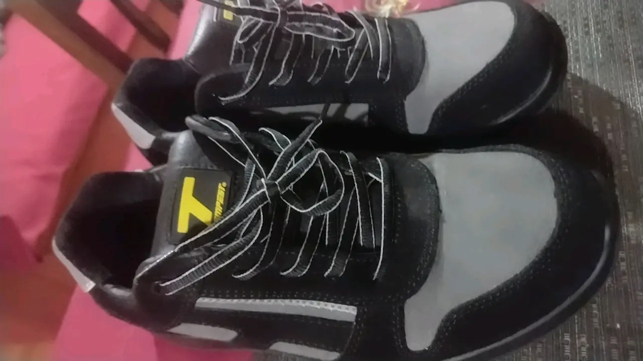 Zapatillas de seguridad  negras y grises