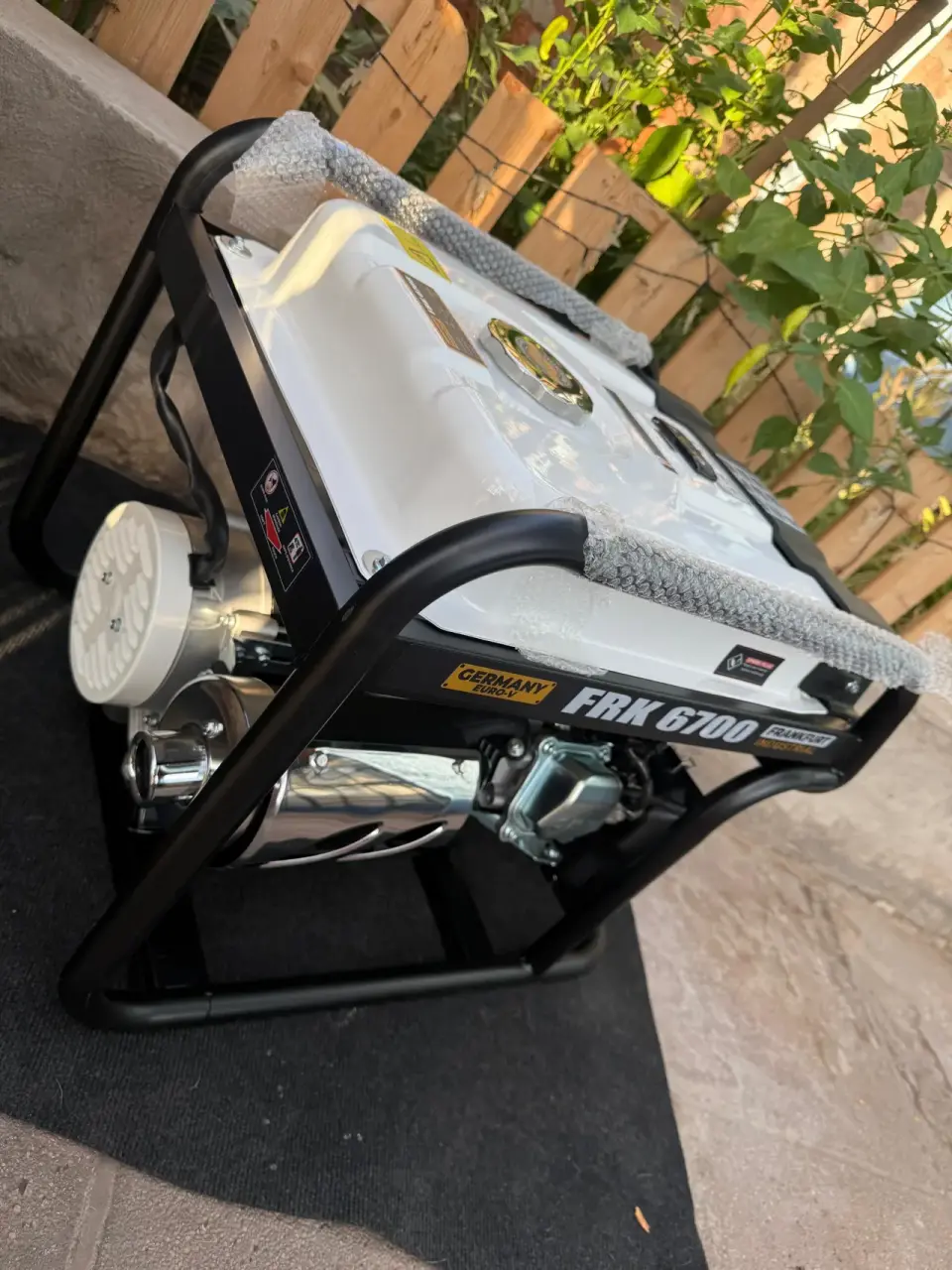 GENERADOR ELÉCTRICO NUEVO FRK 6700 - miniatura 2