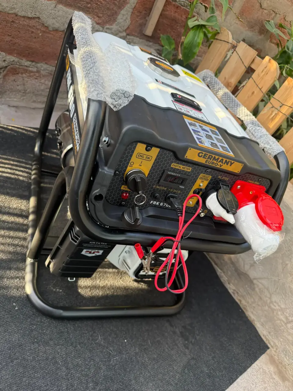 GENERADOR ELÉCTRICO NUEVO FRK 6700 - miniatura 3