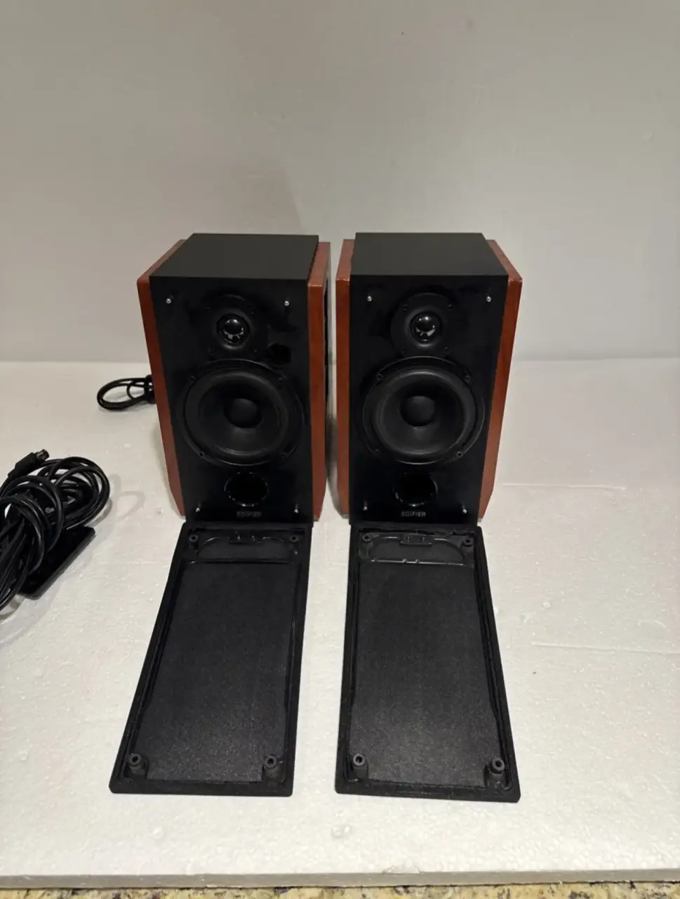 Parlantes Edifier R1700BT Bluetooth - miniatura 4