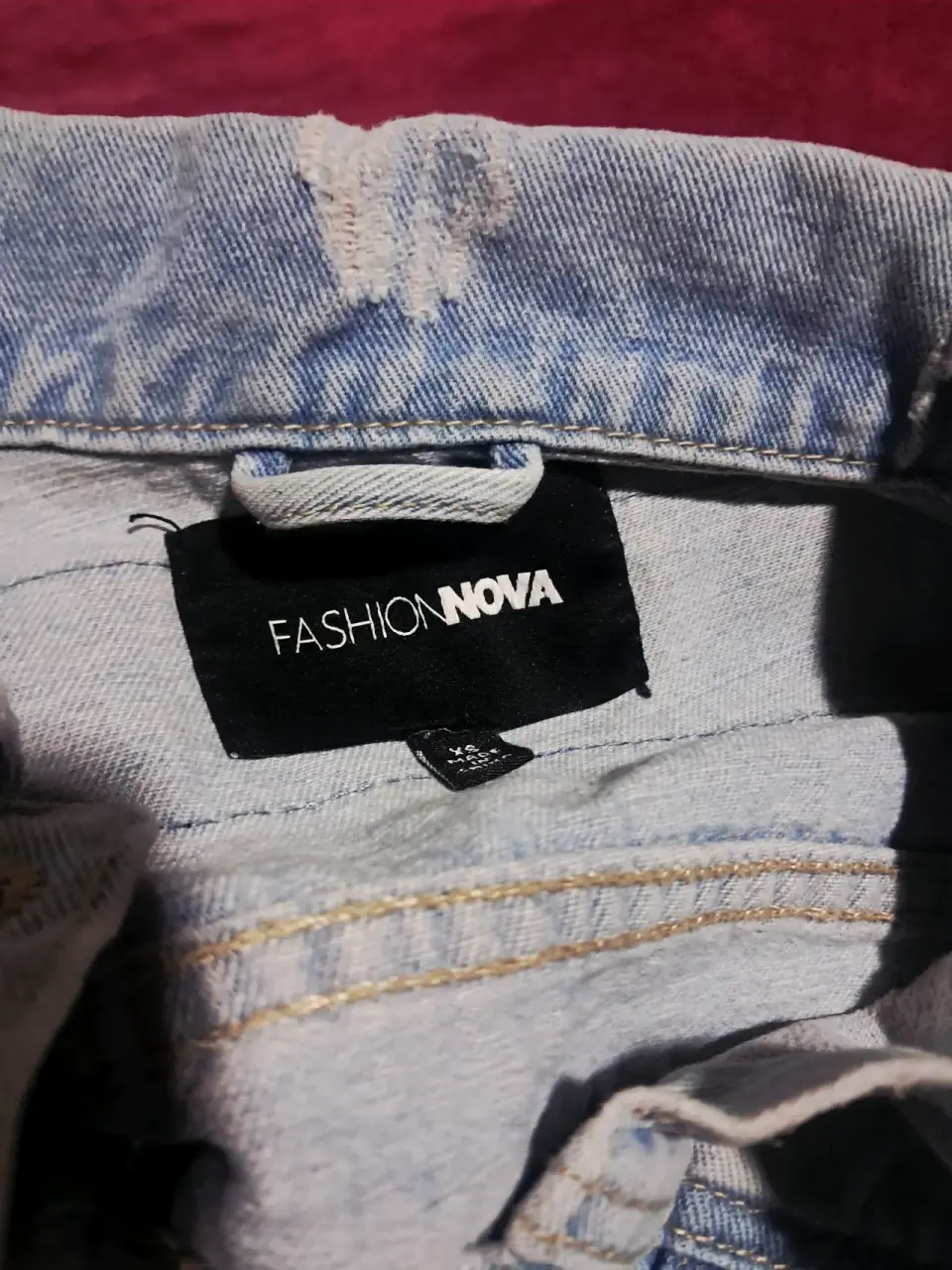 Chaqueta de mezclilla con diseño - miniatura 2