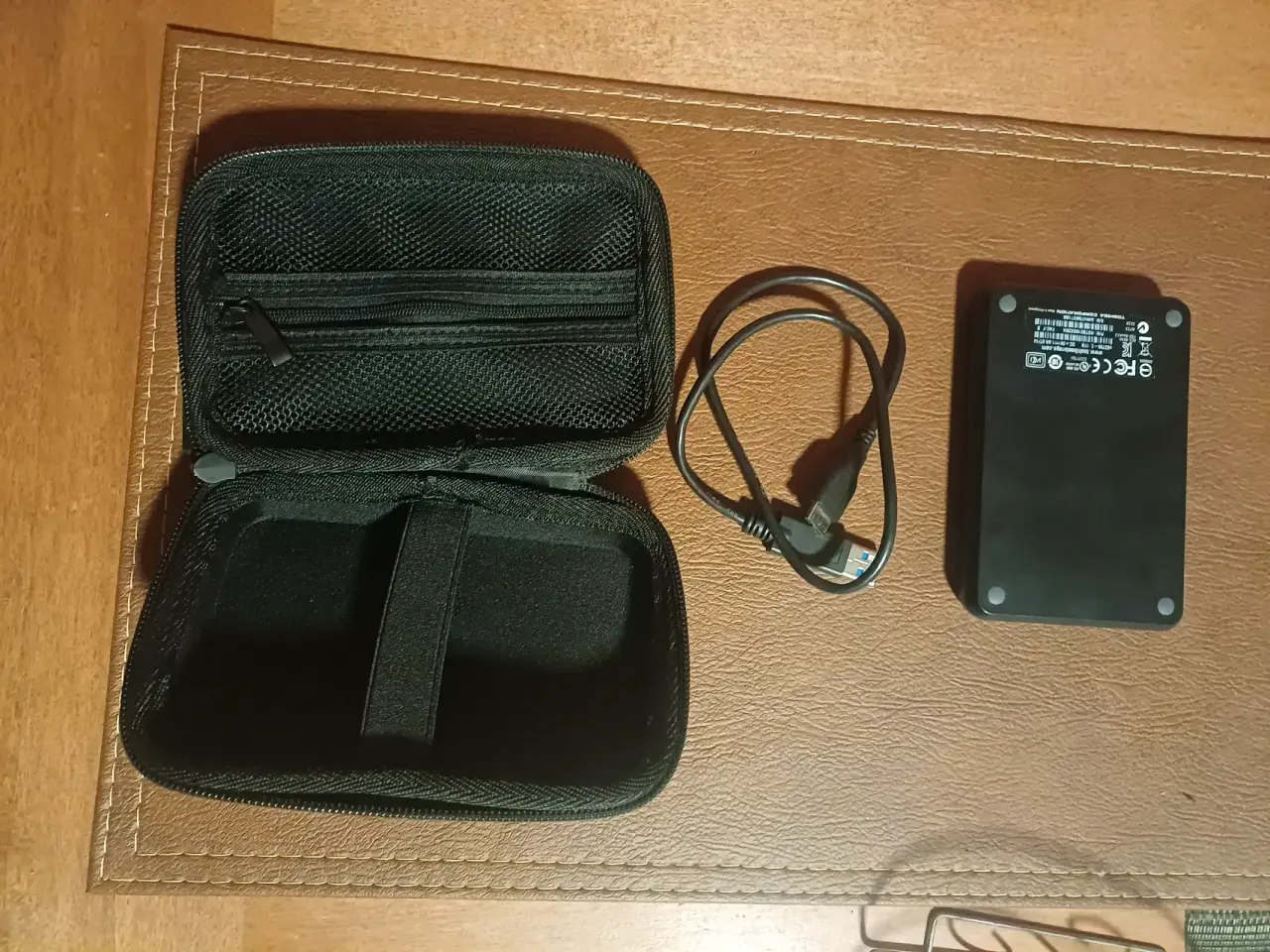Disco duro externo con funda - miniatura 1