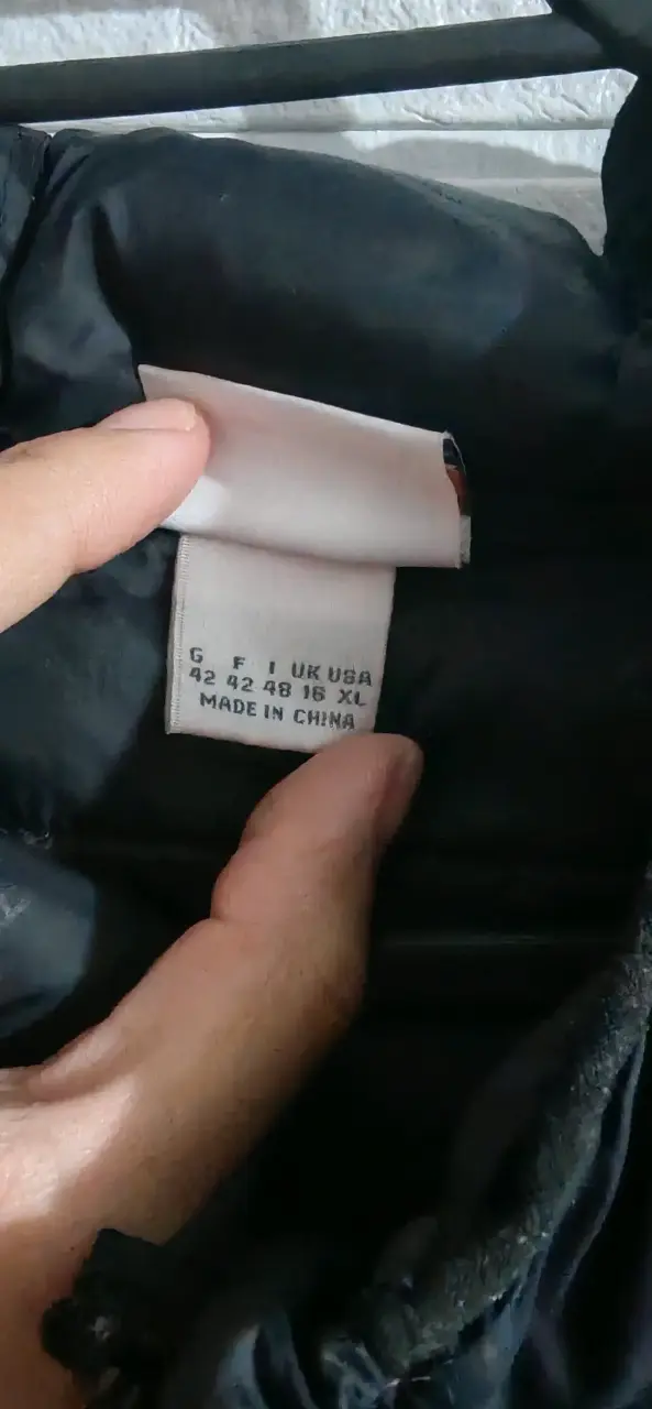 Chaqueta acolchada negra Ellesse - miniatura 4