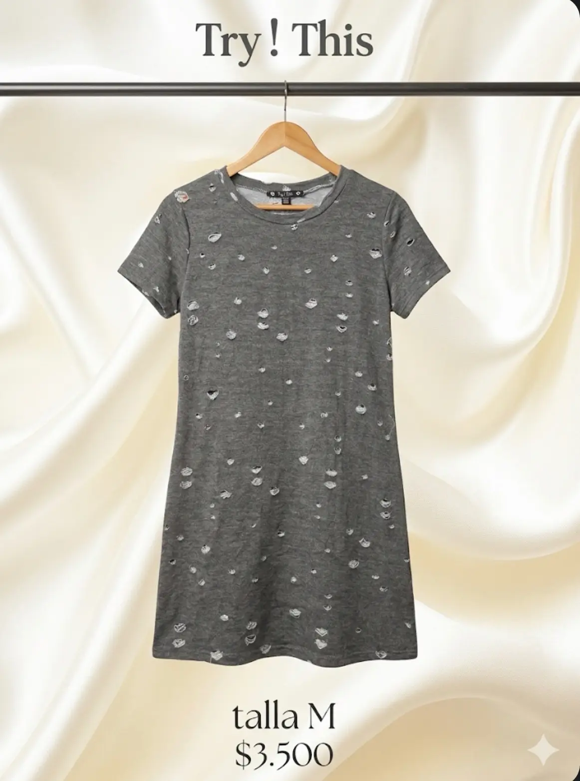 Vestido gris con orificios