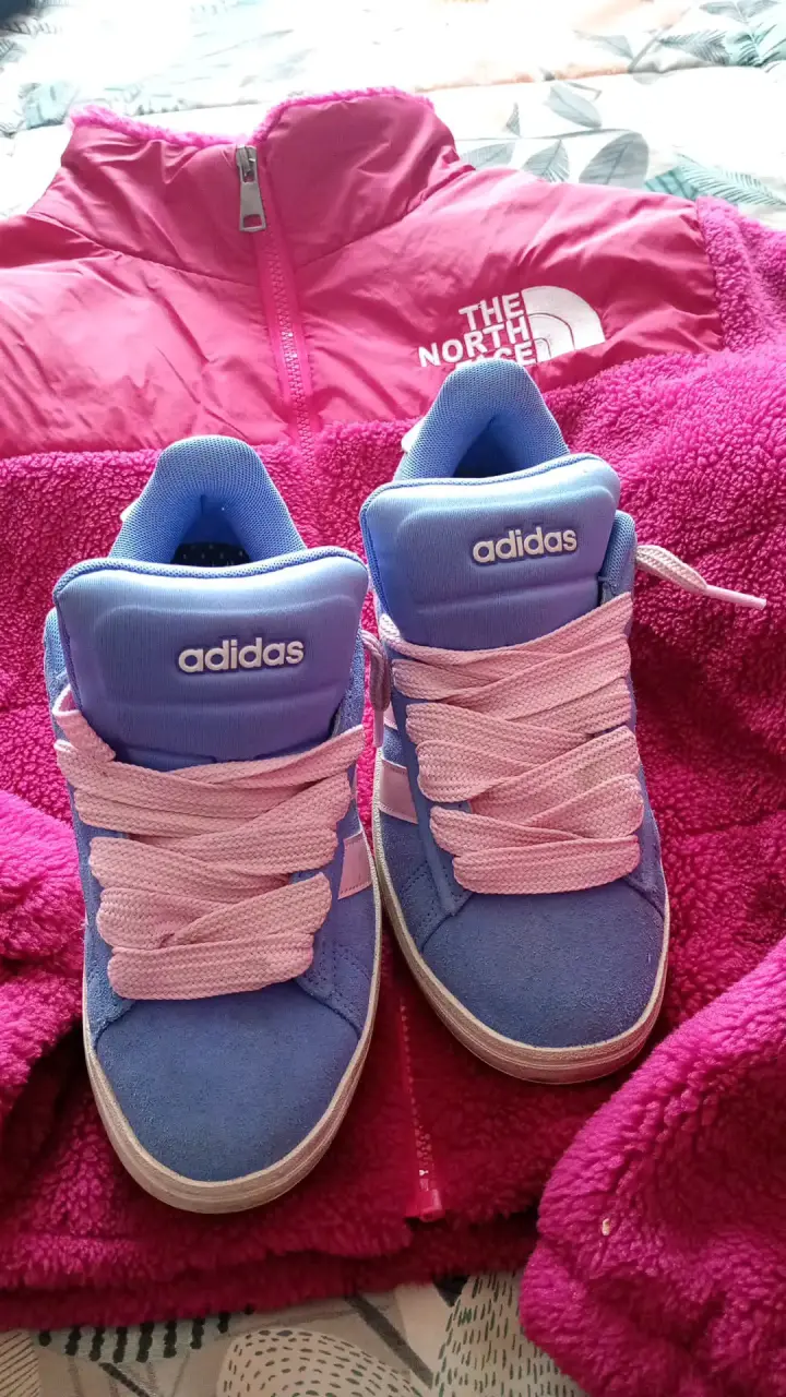 Zapatillas Adidas azul con rosado