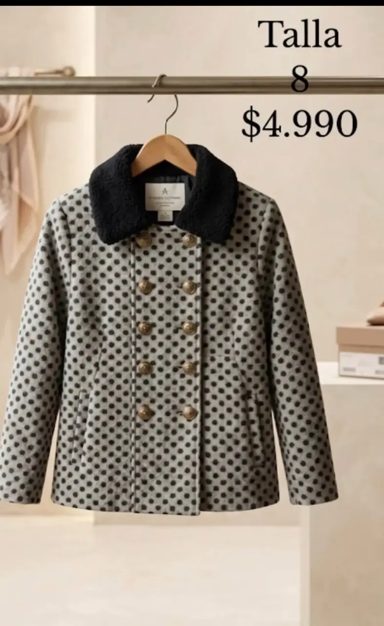 Chaqueta de lunares gris