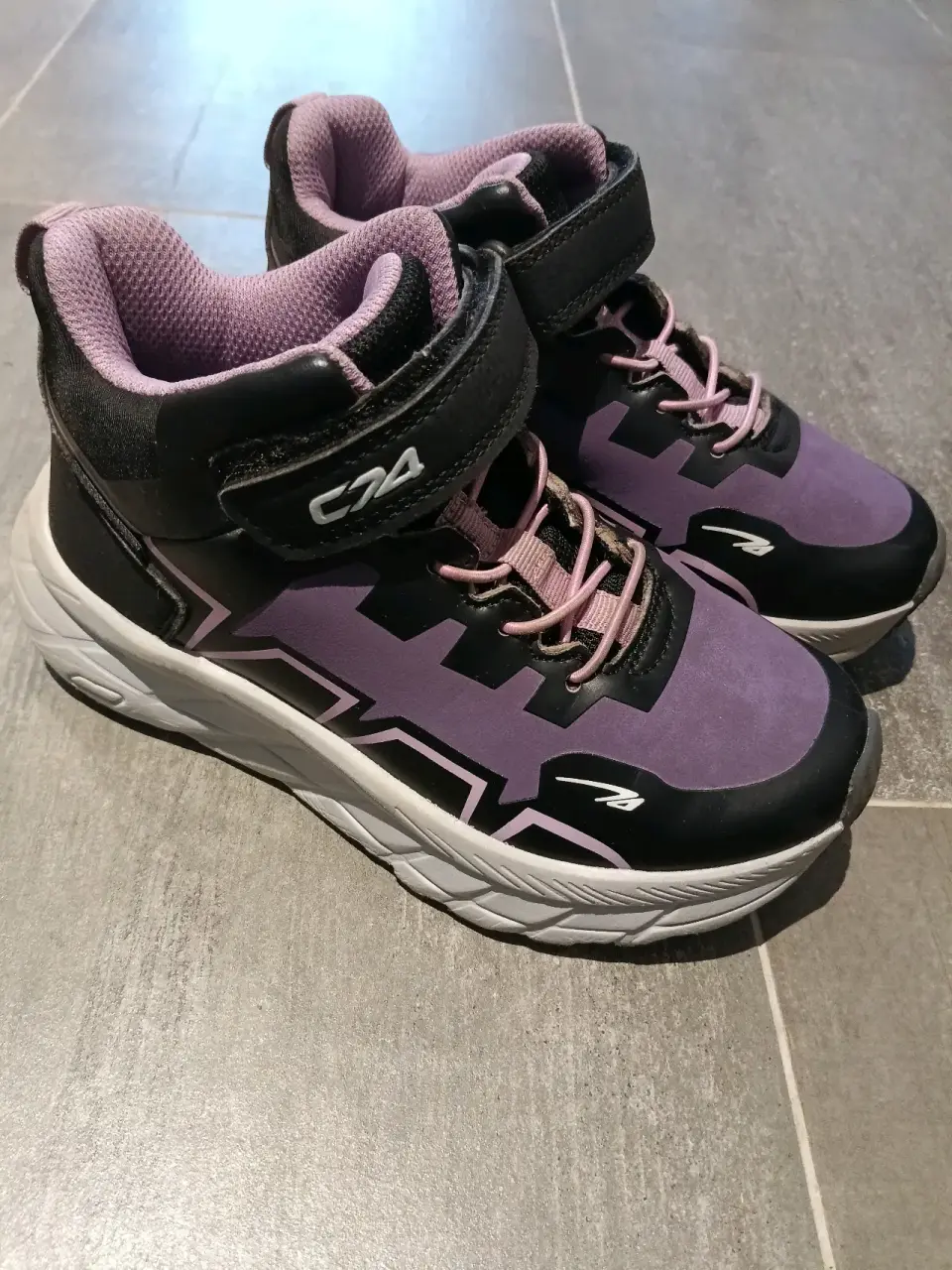 Zapatillas deportivas moradas para niña - miniatura 1