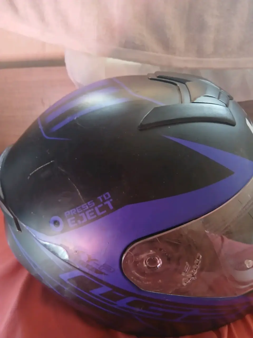 Casco motocicleta negro y azul - miniatura 3