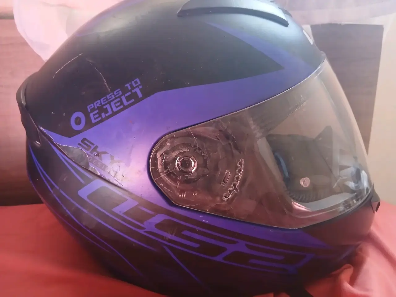 Casco motocicleta negro y azul - miniatura 4