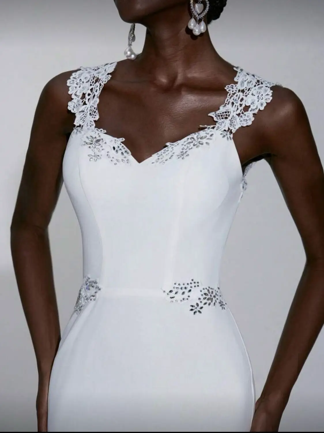 Vestido de novia blanco elegante - miniatura 3