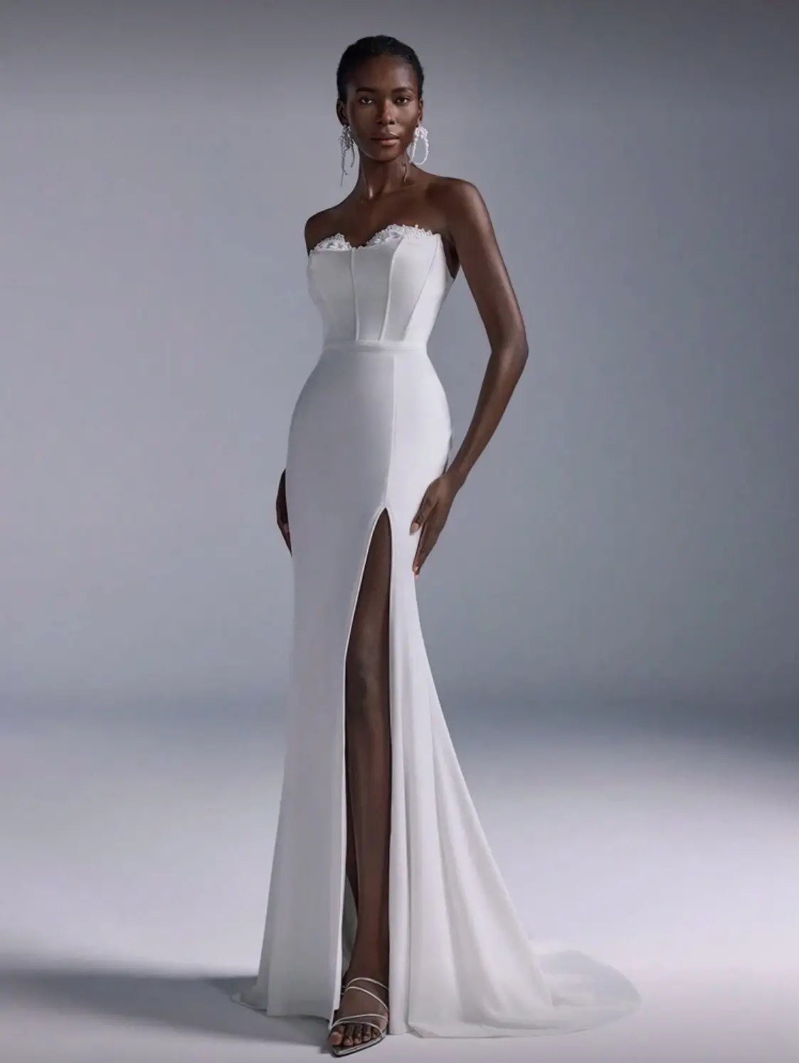 Vestido de novia blanco con abertura - miniatura 1