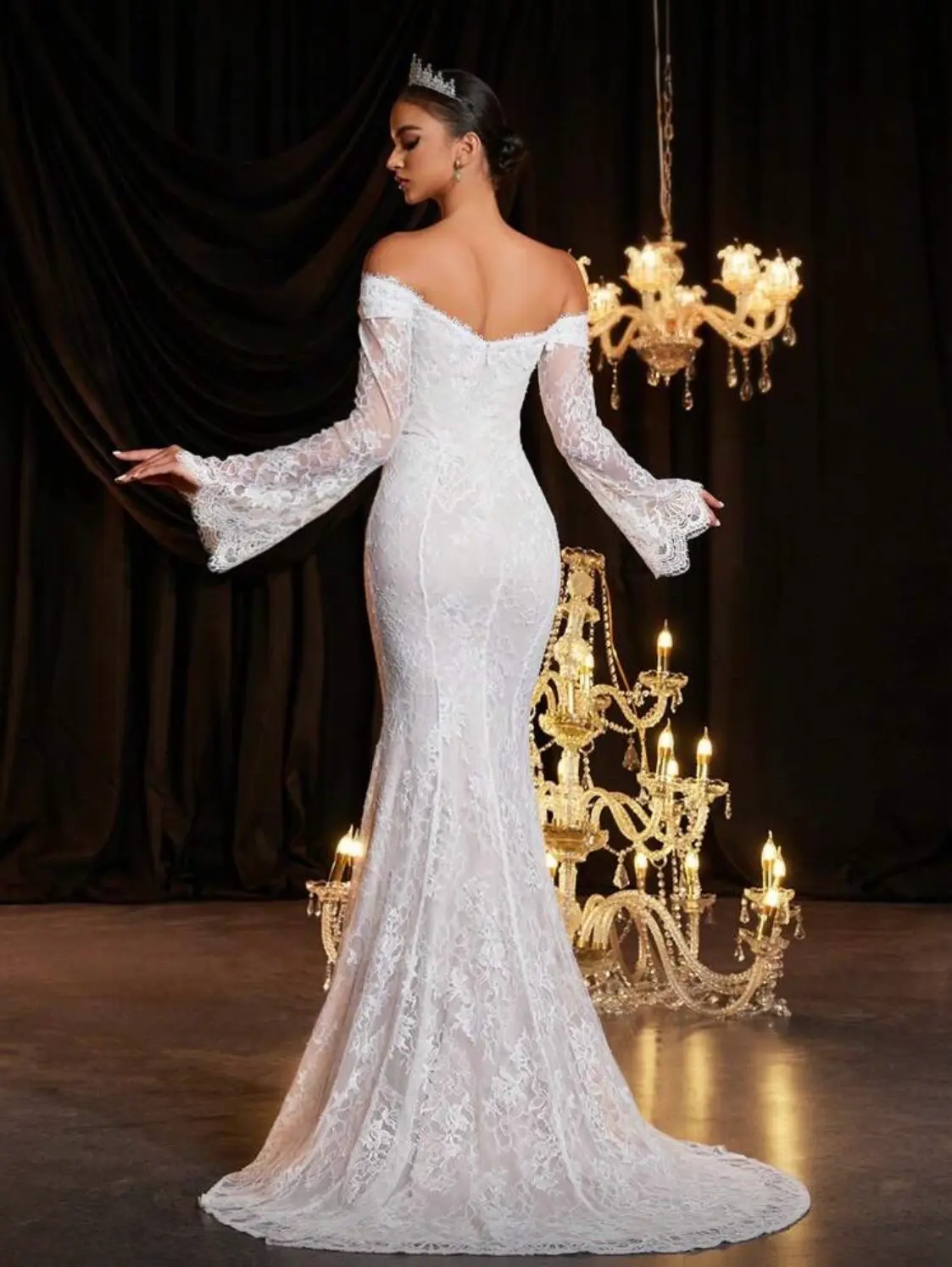 Vestido de novia de encaje - miniatura 2
