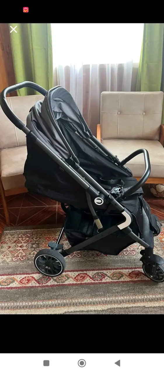 Coche de bebé negro ajustable - miniatura 2
