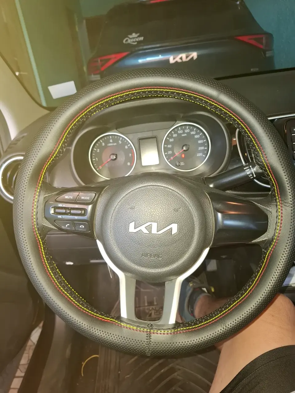 Funda para volante cosida a mano - miniatura 3