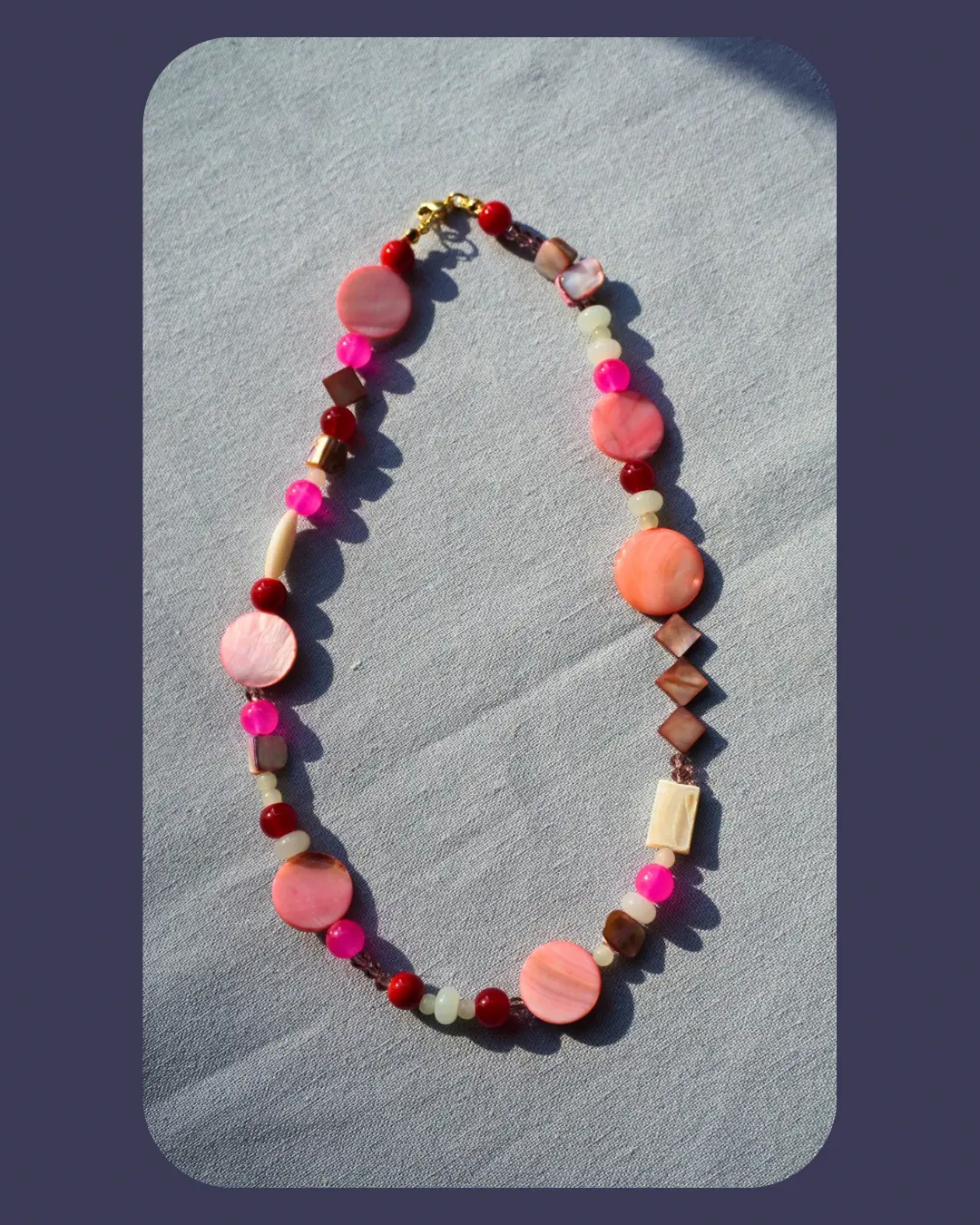 Collar colorido de cuentas hecho a mano - miniatura 2