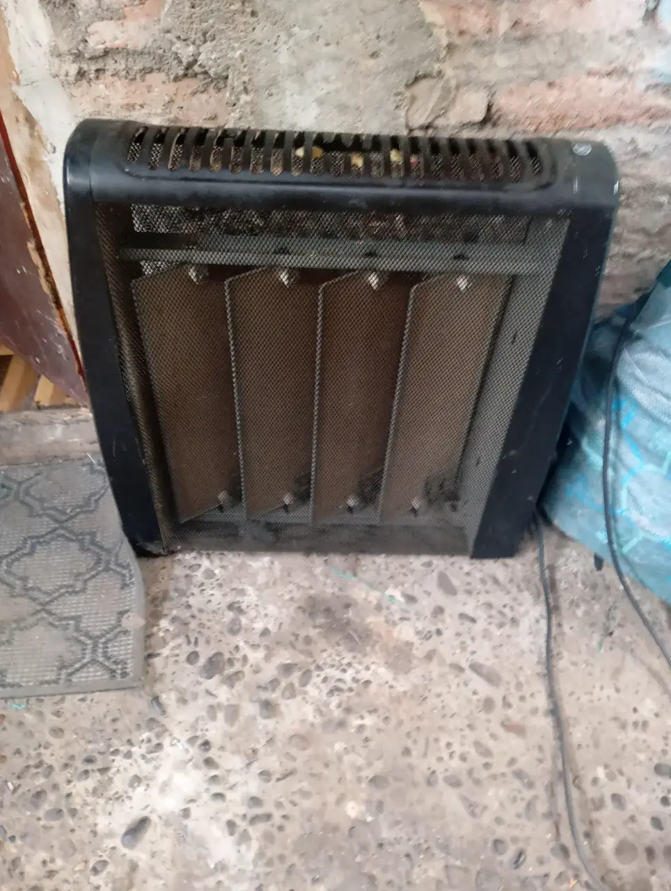 Calefactor eléctrico negro - miniatura 3