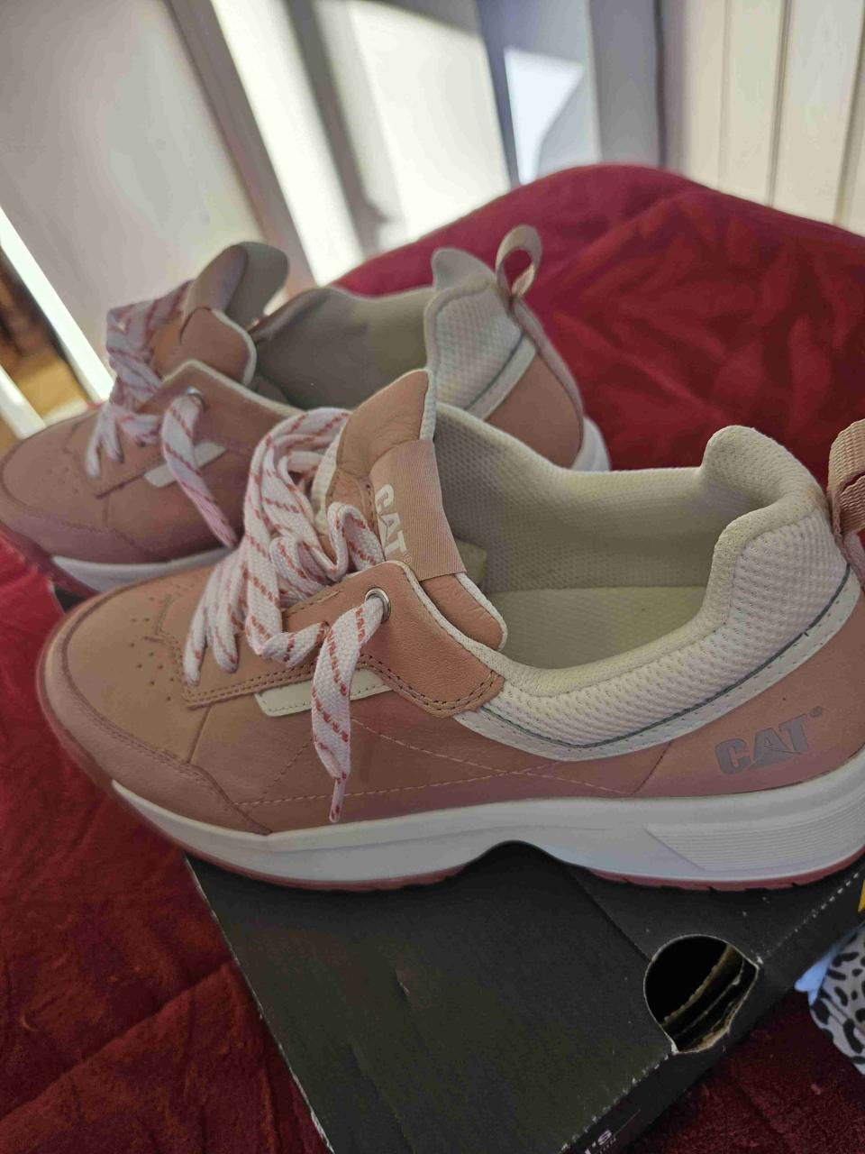 Zapatillas CAT rosadas para mujer - miniatura 2